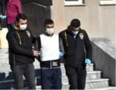 Çorlu'da 2 kişiyi öldürüp, İstanbul'da yakalanan baba-oğul tutuklandı Çorlu'da 2 kişiyi öldürüp, İstanbul'da yakalanan baba-oğul tutuklandı