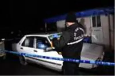 Çorlu'da 2 kişiyi öldürüp, İstanbul'da yakalanan baba-oğul tutuklandı Çorlu'da 2 kişiyi öldürüp, İstanbul'da yakalanan baba-oğul tutuklandı