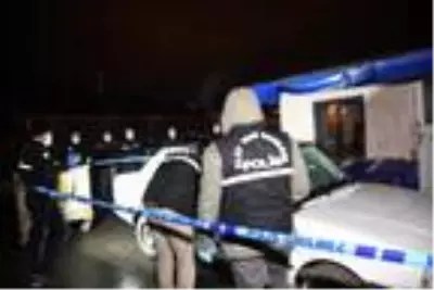 Çorlu'da 2 kişiyi öldürüp, İstanbul'da yakalanan baba-oğul tutuklandı Çorlu'da 2 kişiyi öldürüp, İstanbul'da yakalanan baba-oğul tutuklandı