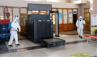 Covid-19 önlemleri kapsamında tren garı ve otobüs terminali dezenfekte edildi Covid-19 önlemleri kapsamında tren garı ve otobüs terminali dezenfekte edildi
