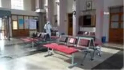 Covid-19 önlemleri kapsamında tren garı ve otobüs terminali dezenfekte edildi Covid-19 önlemleri kapsamında tren garı ve otobüs terminali dezenfekte edildi