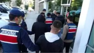 Son dakika haber | Çuvallar içinde 9 kilo esrarla yakalanan 4 kişi tutuklandı Son dakika haber | Çuvallar içinde 9 kilo esrarla yakalanan 4 kişi tutuklandı
