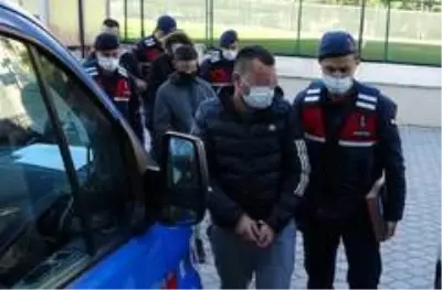 Son dakika haber | Çuvallar içinde 9 kilo esrarla yakalanan 4 kişi tutuklandı Son dakika haber | Çuvallar içinde 9 kilo esrarla yakalanan 4 kişi tutuklandı