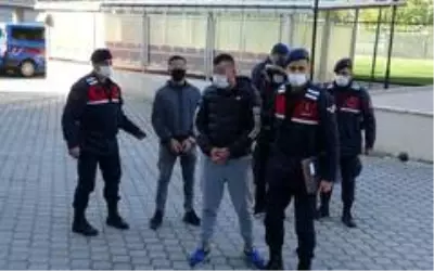 Son dakika haber | Çuvallar içinde 9 kilo esrarla yakalanan 4 kişi tutuklandı Son dakika haber | Çuvallar içinde 9 kilo esrarla yakalanan 4 kişi tutuklandı