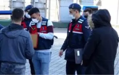 Son dakika haber | Çuvallar içinde 9 kilo esrarla yakalanan 4 kişi tutuklandı Son dakika haber | Çuvallar içinde 9 kilo esrarla yakalanan 4 kişi tutuklandı