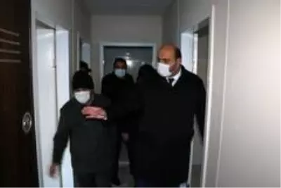 Deprem ve yangında evini kaybetti, Belediye sahip çıktı Deprem ve yangında evini kaybetti, Belediye sahip çıktı