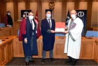 Dereceyle mezun olan öğrenciler başarı belgelerini düzenlenen törenle aldı Dereceyle mezun olan öğrenciler başarı belgelerini düzenlenen törenle aldı