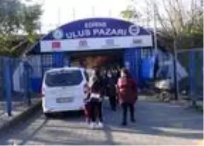 Edirne'nin meşhur Ulus Pazarı kapandı, Bulgar turistler geri döndü Edirne'nin meşhur Ulus Pazarı kapandı, Bulgar turistler geri döndü