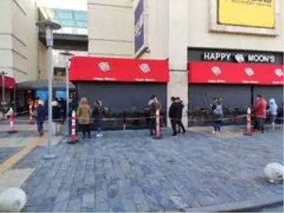 'Efsane Cuma' indirimleri sosyal mesafeyi unutturdu 'Efsane Cuma' indirimleri sosyal mesafeyi unutturdu