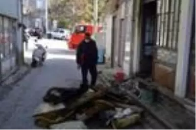 Elektrik kontağından çıkan yangını itfaiye söndürdü Elektrik kontağından çıkan yangını itfaiye söndürdü