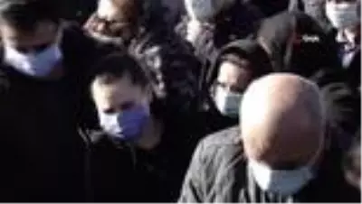 Enkazdan kurtarıldıktan sonra hayatını kaybeden amatör futbolcuya acı veda Enkazdan kurtarıldıktan sonra hayatını kaybeden amatör futbolcuya acı veda
