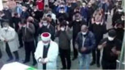 Eski Türk Kızılay Bilecik Şube Başkanı Selami Çınar, son yolculuğuna uğurlandı Eski Türk Kızılay Bilecik Şube Başkanı Selami Çınar, son yolculuğuna uğurlandı