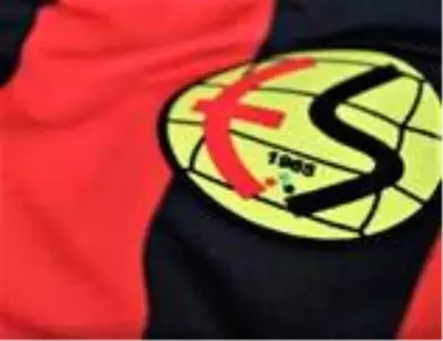 Eskişehirspor'da 3 futbolcu ve 1 antrenörün Covid-19 testi pozitif çıktı Eskişehirspor'da 3 futbolcu ve 1 antrenörün Covid-19 testi pozitif çıktı