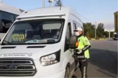 Fethiye'de toplu taşıma araçlarına Korona virüs denetimi Fethiye'de toplu taşıma araçlarına Korona virüs denetimi