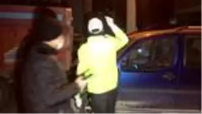 Freni boşalan kamyonet 4 araca çarparak durabildi Freni boşalan kamyonet 4 araca çarparak durabildi