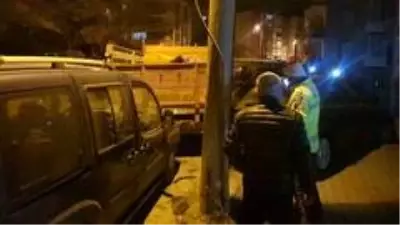 Freni boşalan kamyonet 4 araca zarar verdi Freni boşalan kamyonet 4 araca zarar verdi