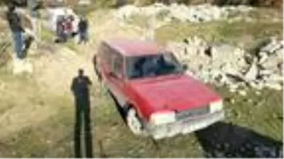 Girdiği arazide yolun sonuna gelince çaldığı otomobili bırakıp kaçtı Girdiği arazide yolun sonuna gelince çaldığı otomobili bırakıp kaçtı