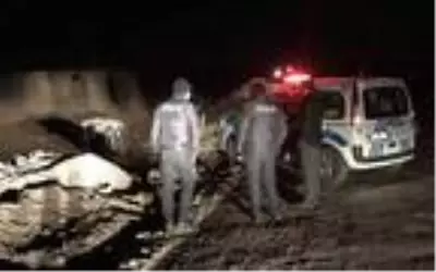 Hafif ticari araç devrildi: 5 yaralı Hafif ticari araç devrildi: 5 yaralı