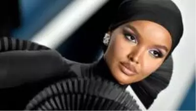 İlk tesettürlü model Halima Aden, 'Bana göre değil' diyerek mankenliği bıraktı İlk tesettürlü model Halima Aden, 'Bana göre değil' diyerek mankenliği bıraktı