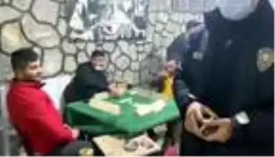 Iğdır'da kafede okey oynayıp, nargile içenlere 14 bin 850 lira ceza Iğdır'da kafede okey oynayıp, nargile içenlere 14 bin 850 lira ceza