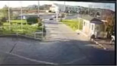İki şüphelinin yakalandığı kovalamacada polise silah çeken zanlı kaçtı İki şüphelinin yakalandığı kovalamacada polise silah çeken zanlı kaçtı