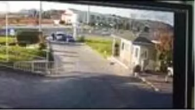 İki şüphelinin yakalandığı kovalamacada polise silah çeken zanlı kaçtı İki şüphelinin yakalandığı kovalamacada polise silah çeken zanlı kaçtı