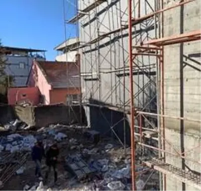 İskeleden düşen işçi hayatını kaybetti İskeleden düşen işçi hayatını kaybetti