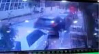 Son dakika... İSTANBUL'DA 6 KİŞİLİK GASP ÇETESİ YAKALANDI... ŞÜPHELİLERİN KAÇIŞ ANI KAMERADA Son dakika... İSTANBUL'DA 6 KİŞİLİK GASP ÇETESİ YAKALANDI... ŞÜPHELİLERİN KAÇIŞ ANI KAMERADA
