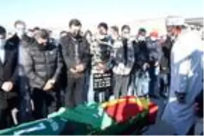 Son dakika haberleri! İzmir depremi sonrası 28 günlük yaşam savaşını kaybeden futbolcuya acı veda Son dakika haberleri! İzmir depremi sonrası 28 günlük yaşam savaşını kaybeden futbolcuya acı veda