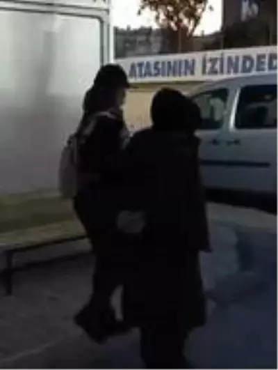 İzmirli merkezli PKK/KCK operasyonu: 17 gözaltı İzmirli merkezli PKK/KCK operasyonu: 17 gözaltı