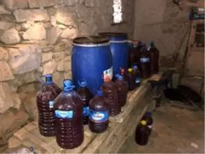 Jandarma ekipleri, kaçak şarap ele geçirdi Jandarma ekipleri, kaçak şarap ele geçirdi
