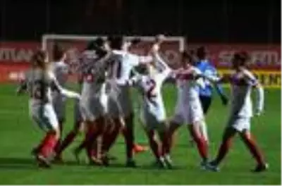 Kadın A Milli Takımı, Estonya'yı 4-0 mağlup etti Kadın A Milli Takımı, Estonya'yı 4-0 mağlup etti