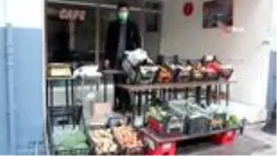Kahvehanesi kapanan esnaf manavlığa başladı Kahvehanesi kapanan esnaf manavlığa başladı