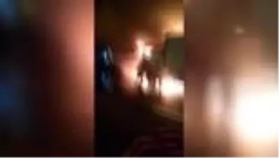 Kamyon yangını Bolu Dağı Tüneli'nde ulaşımı aksattı Kamyon yangını Bolu Dağı Tüneli'nde ulaşımı aksattı