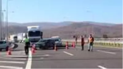 Kamyon yangını Bolu Dağı Tüneli'nde ulaşımı aksattı Kamyon yangını Bolu Dağı Tüneli'nde ulaşımı aksattı
