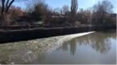 Kars Çayı kısmen buz tuttu Kars Çayı kısmen buz tuttu