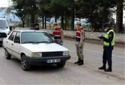 Kaymakam Almalı: 'Zorunlu olmadıkça evden çıkılmamalı' Kaymakam Almalı: 'Zorunlu olmadıkça evden çıkılmamalı'