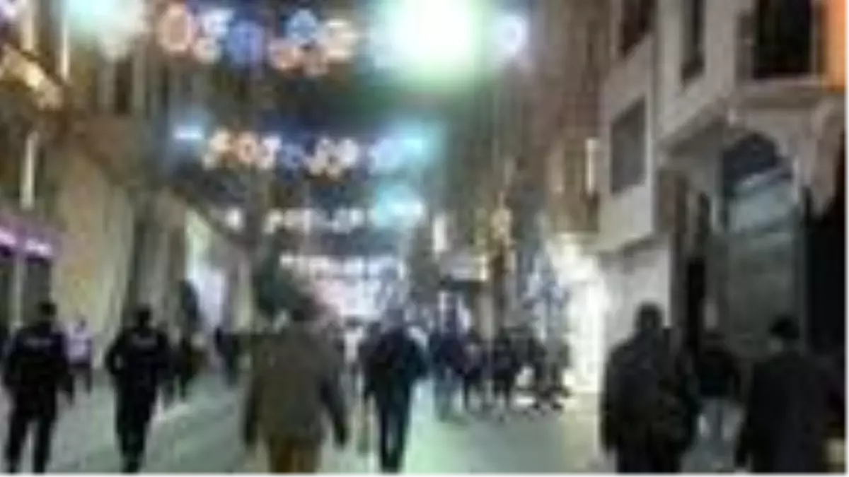 Kısıtlama başladı iş yerleri kapandı