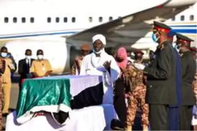 Son dakika: Sudan eski Başbakanı Mehdi son yolculuğuna uğurlandı Son dakika: Sudan eski Başbakanı Mehdi son yolculuğuna uğurlandı