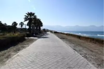 Kuşadası sahil bandında yürüyüş yolu düzenlemesi Kuşadası sahil bandında yürüyüş yolu düzenlemesi