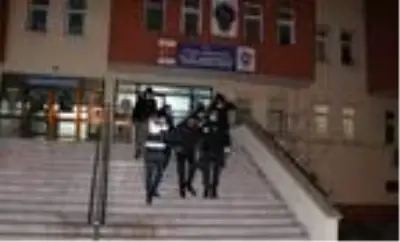 Son dakika haberi | Kütahya'da uyuşturucu operasyonu: 7 gözaltı Son dakika haberi | Kütahya'da uyuşturucu operasyonu: 7 gözaltı