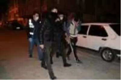 Son dakika haberi | Kütahya'da uyuşturucu operasyonu: 7 gözaltı Son dakika haberi | Kütahya'da uyuşturucu operasyonu: 7 gözaltı