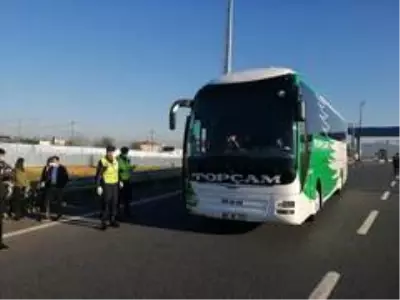 Kuzey Marmara Otoyolu'nda şehirlerarası otobüslere kovid denetimi Kuzey Marmara Otoyolu'nda şehirlerarası otobüslere kovid denetimi