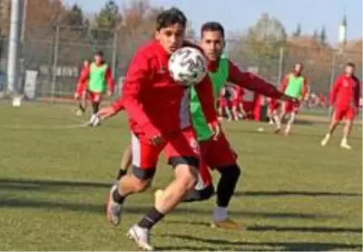 Son dakika haberi | Ligde 23 maçtır kazanamayan Eskişehirspor gözünü lidere dikti Son dakika haberi | Ligde 23 maçtır kazanamayan Eskişehirspor gözünü lidere dikti