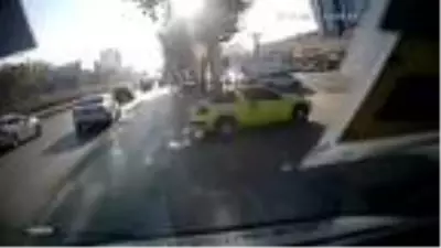 Son dakika haber: Lüks otomobilin park halindeki otomobile çarptığı kaza kamerada Son dakika haber: Lüks otomobilin park halindeki otomobile çarptığı kaza kamerada