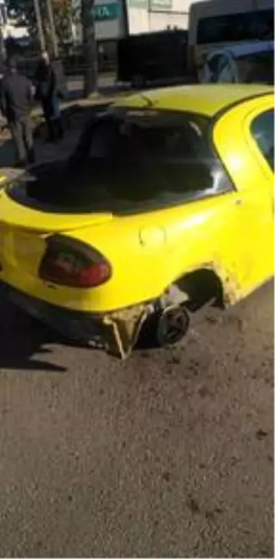 Son dakika haber: Lüks otomobilin park halindeki otomobile çarptığı kaza kamerada Son dakika haber: Lüks otomobilin park halindeki otomobile çarptığı kaza kamerada
