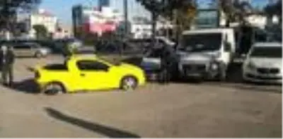 Son dakika haber: Lüks otomobilin park halindeki otomobile çarptığı kaza kamerada Son dakika haber: Lüks otomobilin park halindeki otomobile çarptığı kaza kamerada