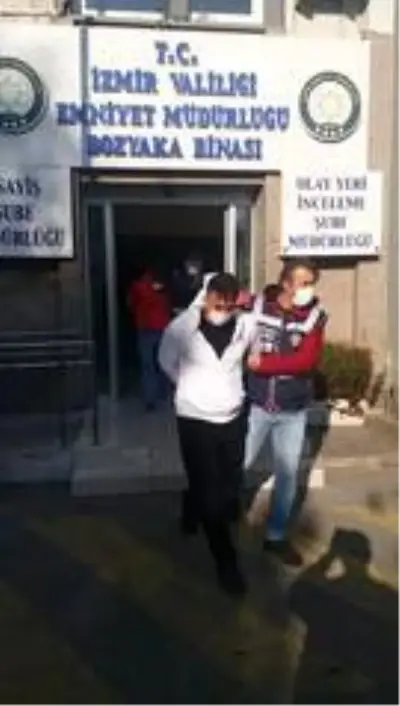 Malzeme indiren kamyondan içinde 25 bin TL olan çantayı böyle çaldılar Malzeme indiren kamyondan içinde 25 bin TL olan çantayı böyle çaldılar