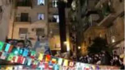 Napolililer Maradona için sokaklara döküldü Napolililer Maradona için sokaklara döküldü