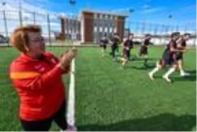 Son dakika haberi... Oğlunun hayali için futbol kulübü kurdu Son dakika haberi... Oğlunun hayali için futbol kulübü kurdu